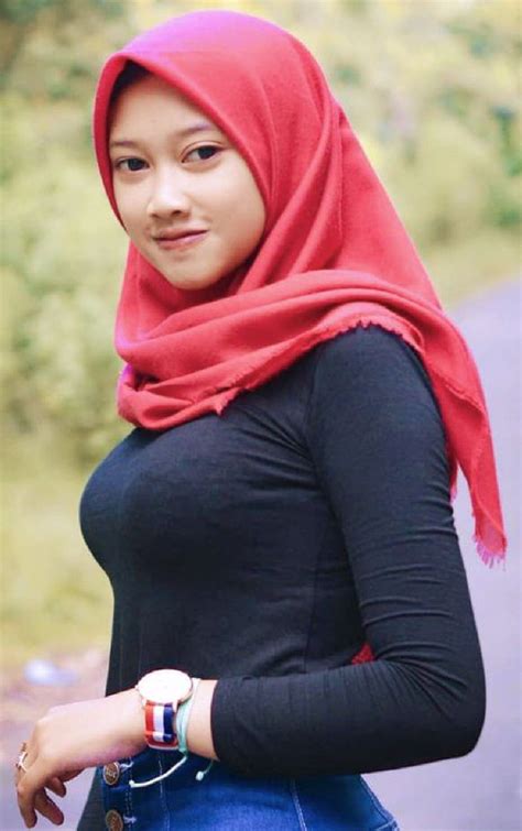 Bokep Cewek Jilbab Cantik Ngangkang Berdiri Colmek